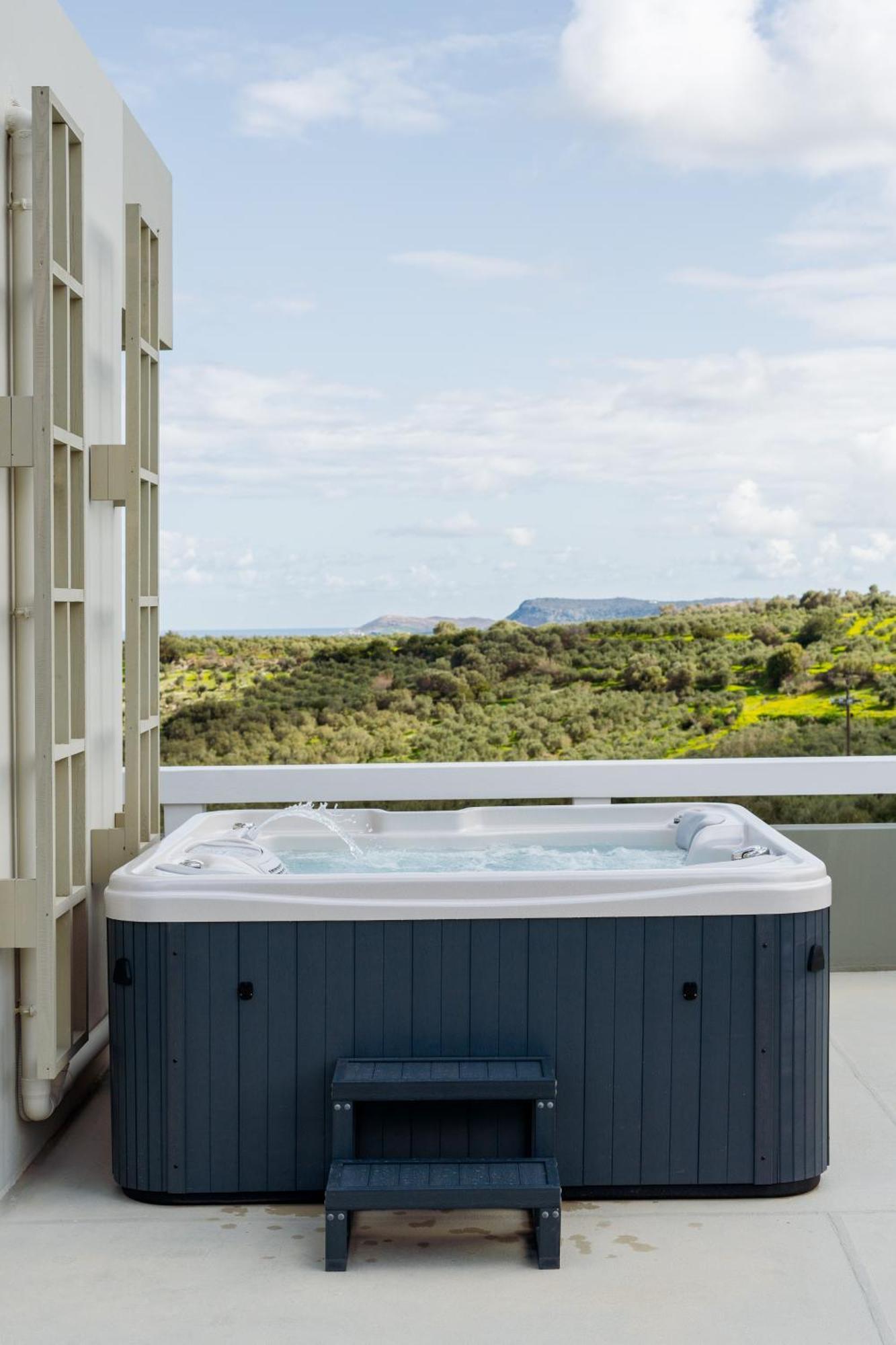 Rizes Villa With Jacuzzi & Heated Pool Ajía Triáda Kültér fotó